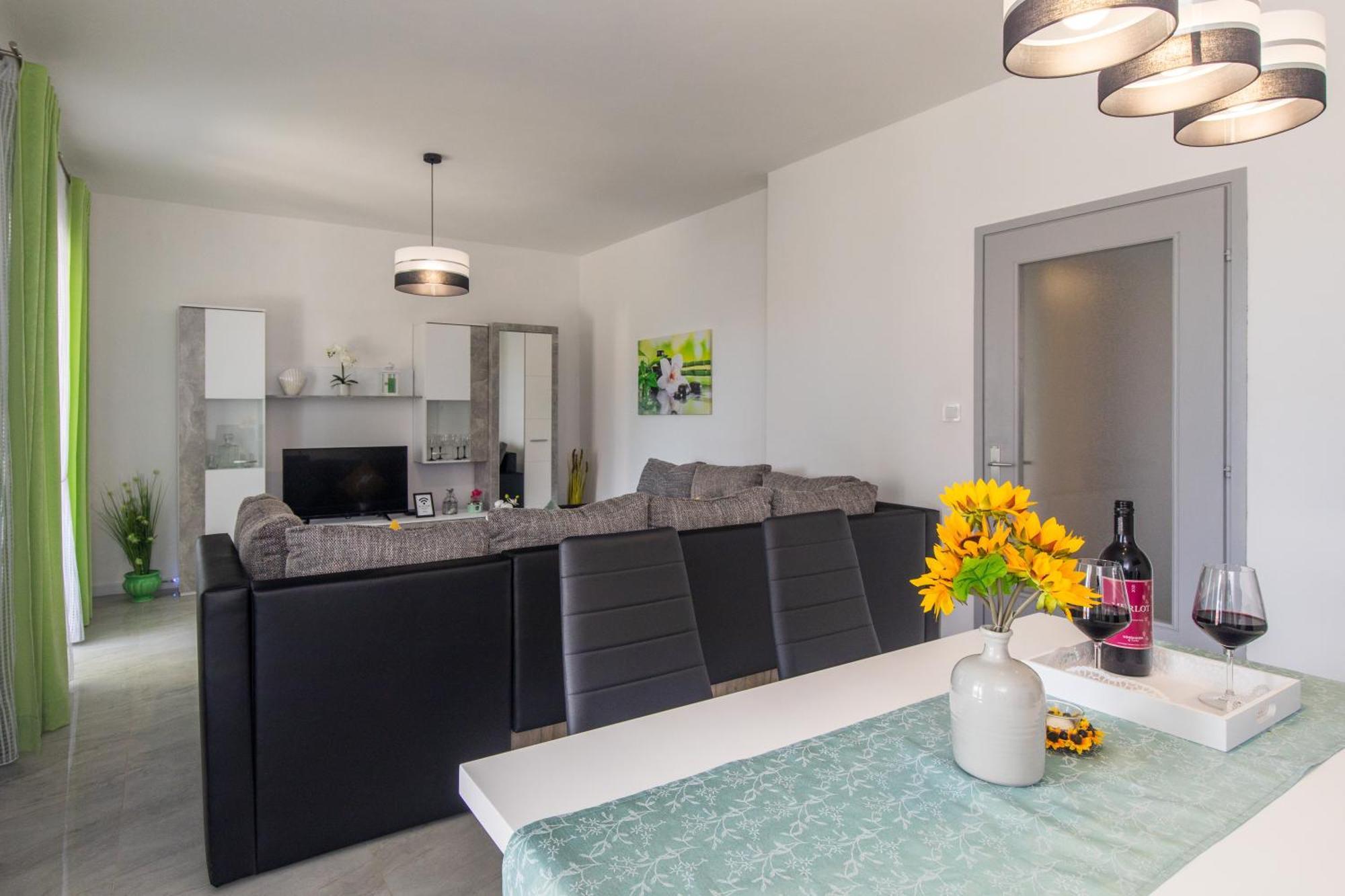 Apartment Tara With Seaview クルク エクステリア 写真