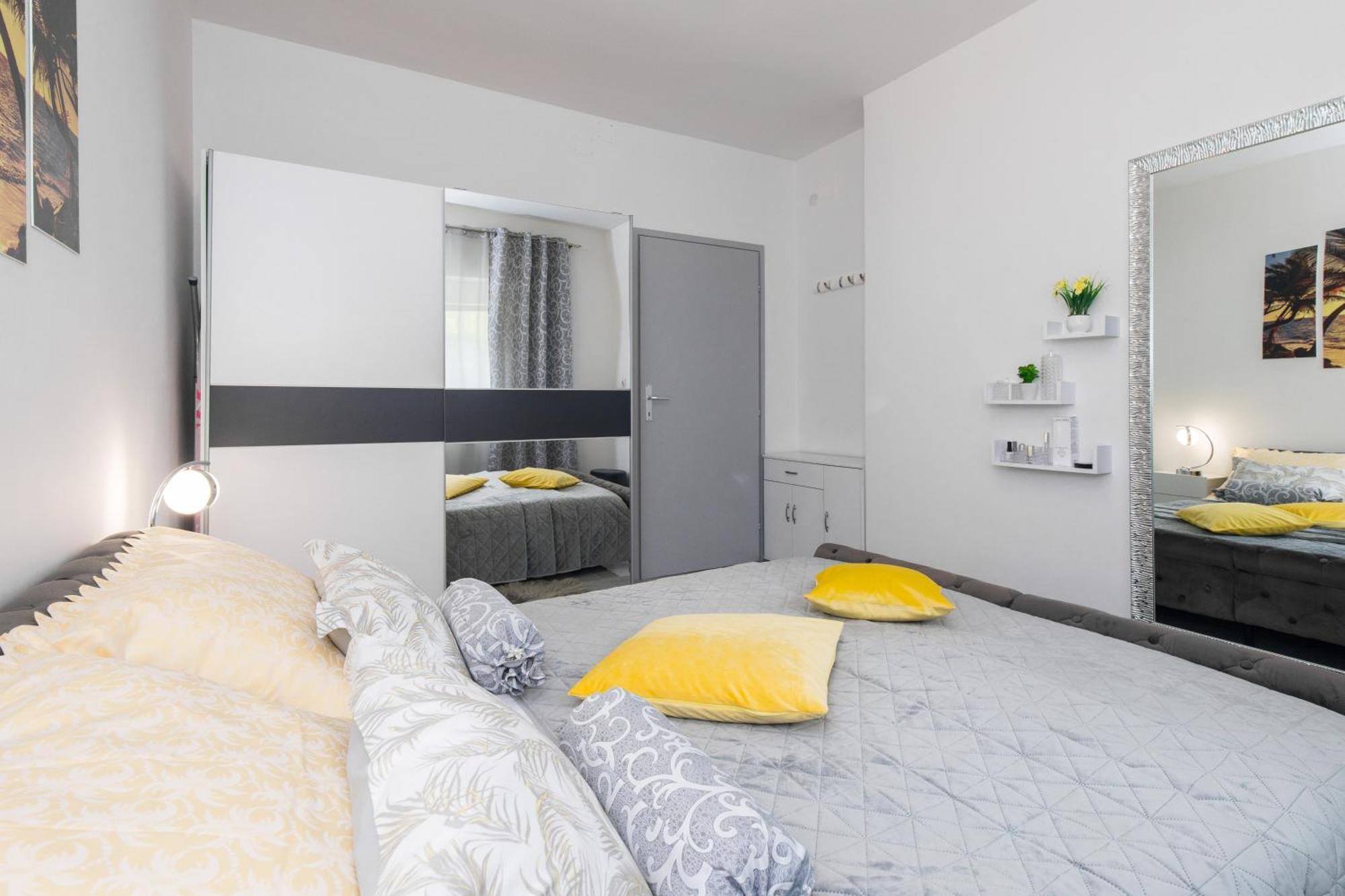 Apartment Tara With Seaview クルク エクステリア 写真
